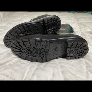 Woman’s Ugg rain boots